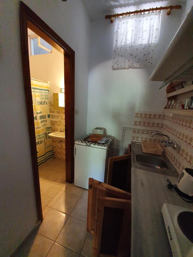 Dionisos Studios And Apts Skiathos Koukounaries Eksteriør billede