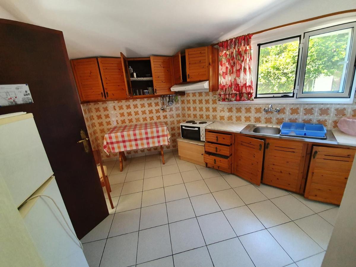 Dionisos Studios And Apts Skiathos Koukounaries Eksteriør billede